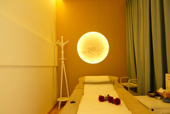 昆明日式指压的寂静美学:在按压中听见雪落的声音